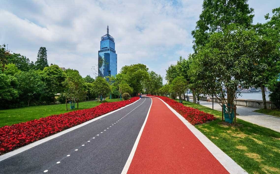 彩色路面与普通沥青路面